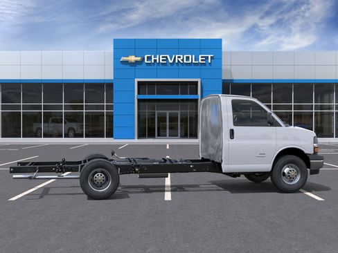 New 2026 Chevrolet Express 3500 w/ Power Convenience Package RWD image 6