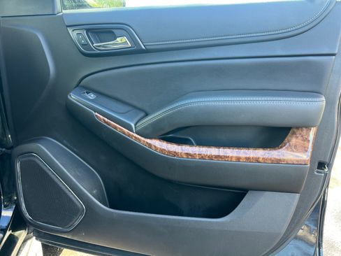 Used 2020 Chevrolet Suburban Premier image 17