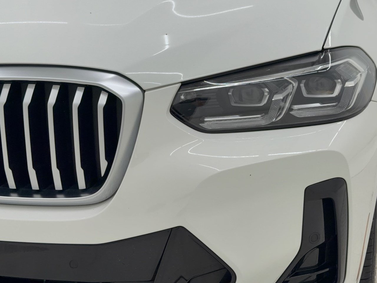 Certified 2024 BMW X3 xDrive30i w/ M Sport Package AWD/4WD image 12