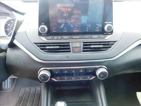Used 2020 Nissan Altima 2.5 SR w/ Premium Package FWD image 13