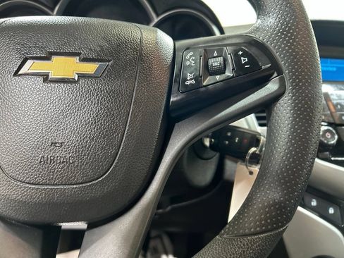 Used 2014 Chevrolet Cruze LS FWD image 27