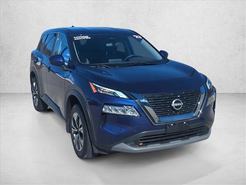 Used 2023 Nissan Rogue SV image 3