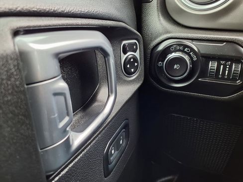 Used 2020 Jeep Wrangler Unlimited Sahara w/ LED Lighting Group image 9