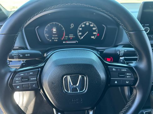 Used 2025 Honda Civic Sport image 9
