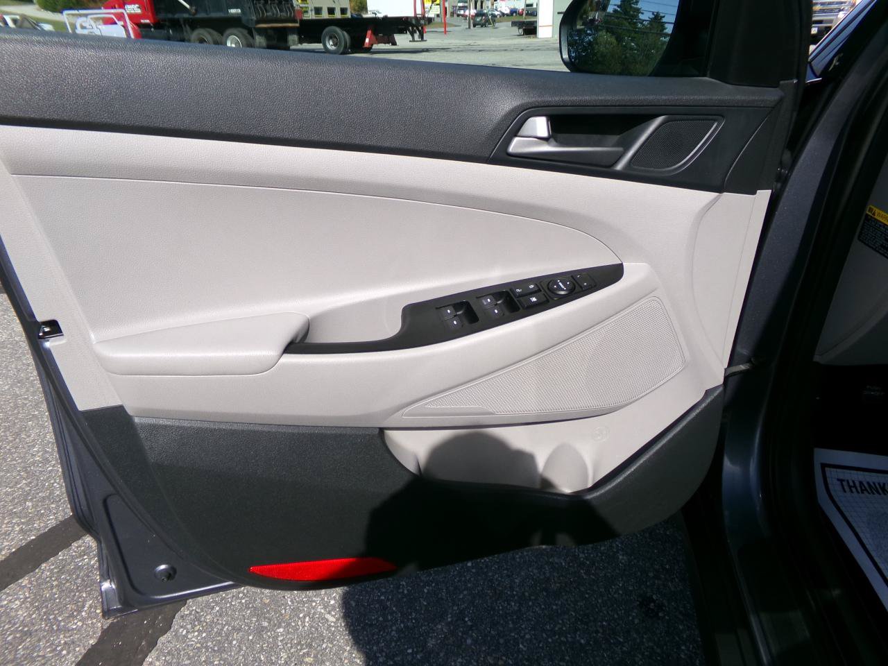 Used 2018 Hyundai Tucson SE w/ Cargo Package AWD/4WD image 11