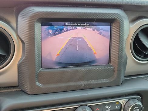 Used 2021 Jeep Wrangler Sport AWD/4WD image 21