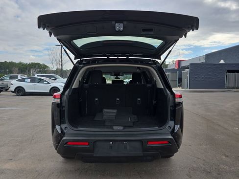 Used 2024 Nissan Pathfinder SV image 17
