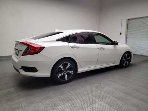 Used 2018 Honda Civic Touring image 10