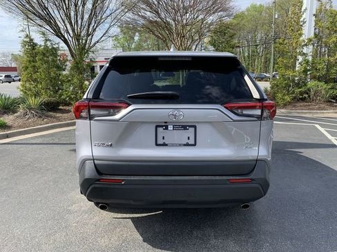 Used 2022 Toyota RAV4 LE image 7