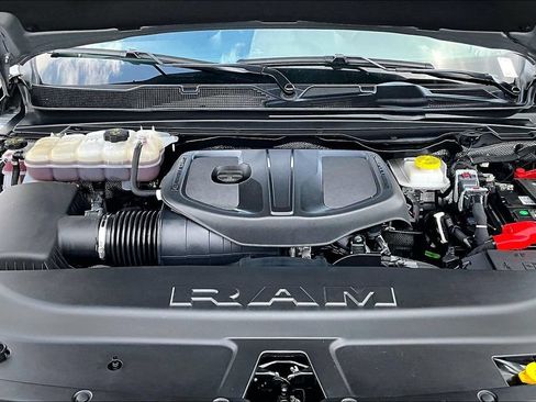 Used 2025 RAM 1500 Big Horn AWD/4WD image 31