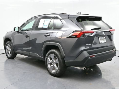 Used 2022 Toyota RAV4 XLE w/ Convenience Package image 5