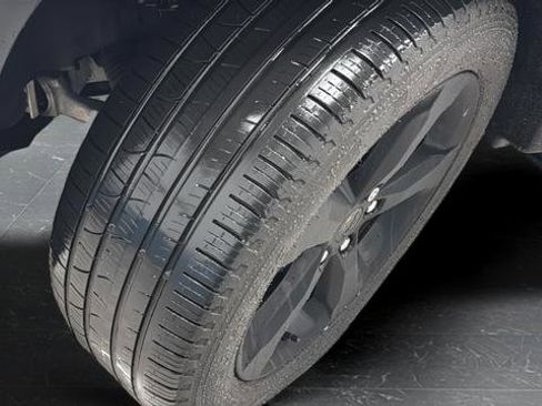 Used 2025 Jeep Grand Cherokee Limited w/ Black Appearance Package image 30