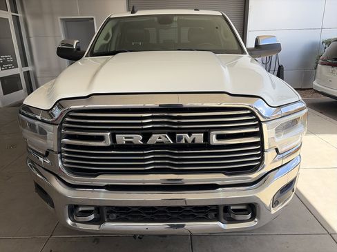 Used 2022 RAM 2500 Laramie AWD/4WD image 2