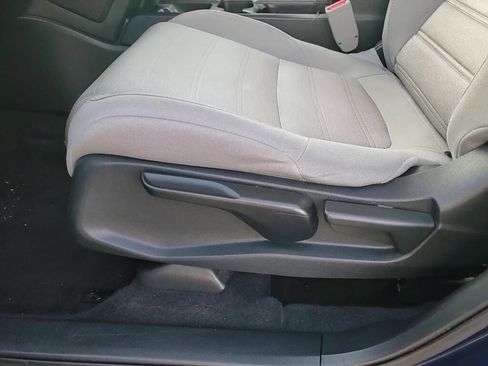 Used 2019 Honda CR-V LX image 11