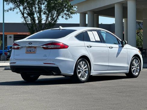 Used 2020 Ford Fusion SE FWD image 3