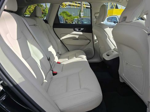 Used 2024 Volvo XC60 B5 Core w/ Protection Package Premier AWD/4WD image 12