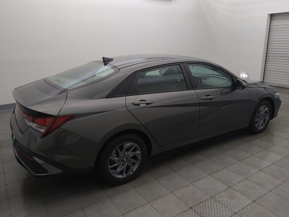 Used 2024 Hyundai Elantra SEL FWD image 10