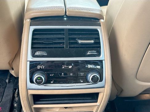 Used 2022 BMW 740i w/ Premium Package RWD image 17