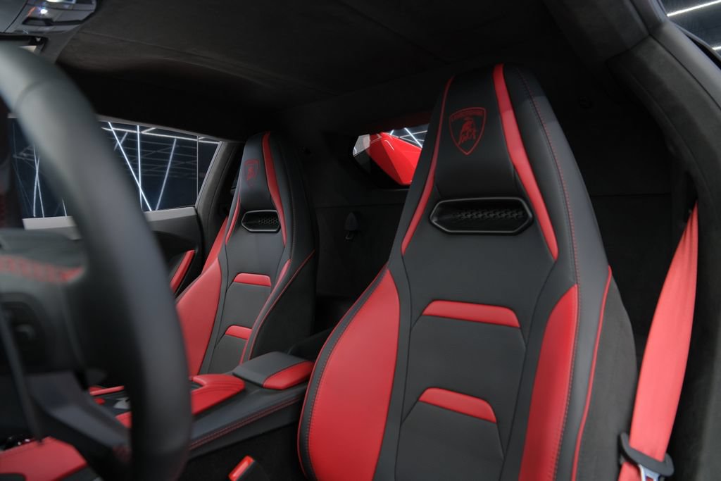 Used 2026 Lamborghini Temerario AWD/4WD image 27