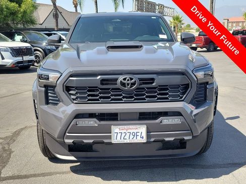 Used 2025 Toyota Tacoma TRD Sport AWD/4WD image 32