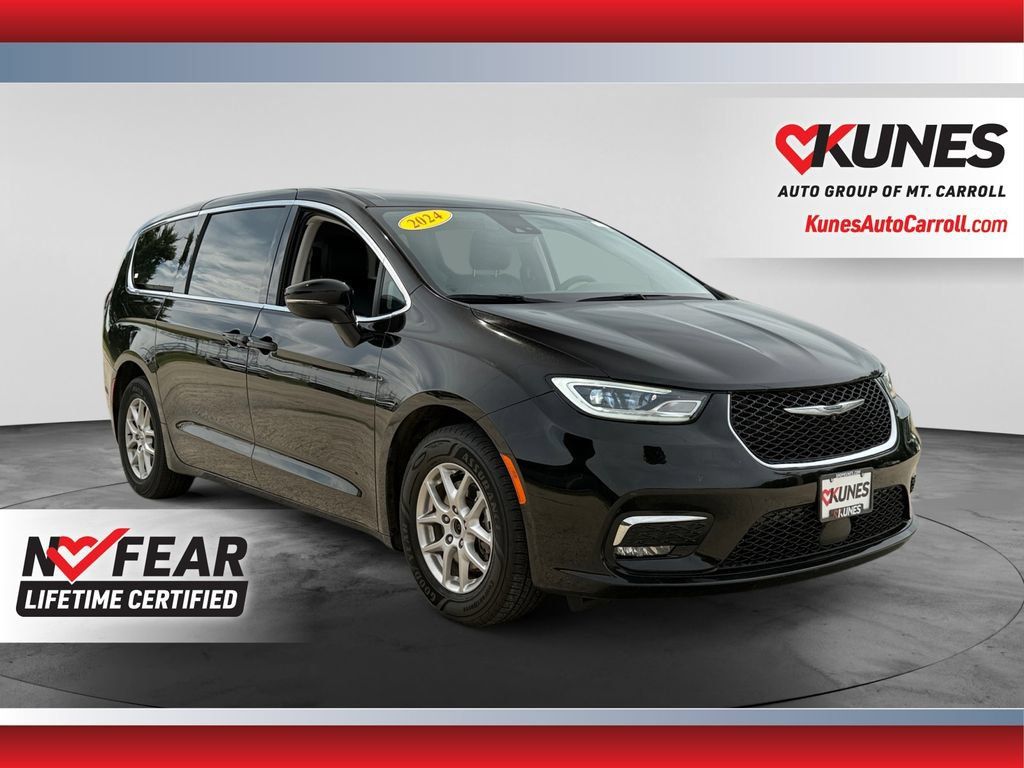 Used 2024 Chrysler Pacifica Touring-L FWD image 1