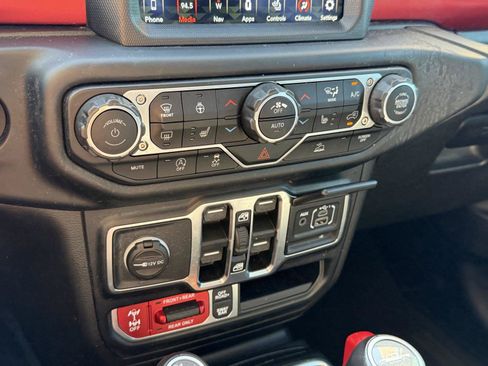 Used 2021 Jeep Gladiator Rubicon AWD/4WD image 24