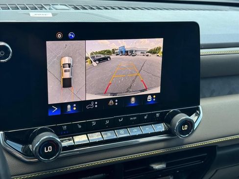 Used 2023 Chevrolet Colorado ZR2 w/ ZR2 Convenience Package III AWD/4WD image 24