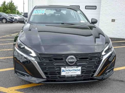 Used 2024 Nissan Altima 2.5 SV FWD image 10