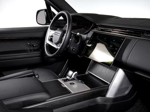 Used 2025 Land Rover Range Rover SV AWD/4WD image 42