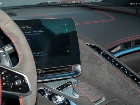 Used 2021 Chevrolet Corvette Stingray Premium Cpe w/ Z51 Performance Package image 19