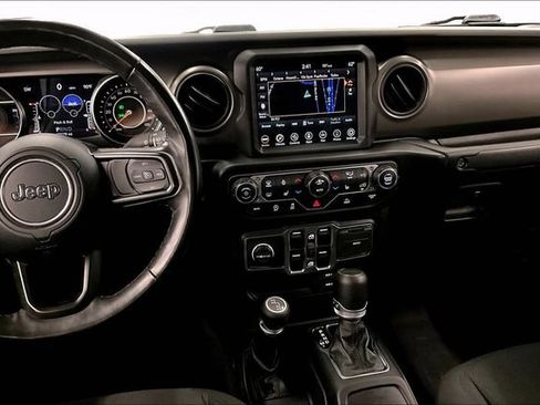 Used 2022 Jeep Gladiator Sport AWD/4WD image 7