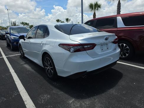 Used 2021 Toyota Camry XLE w/ Navigation Upgrade Package FWD image 11