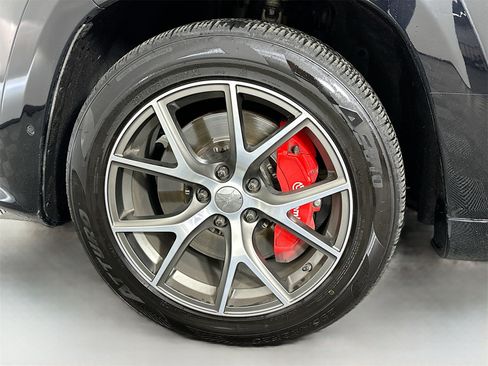 Used 2017 Jeep Grand Cherokee SRT image 31
