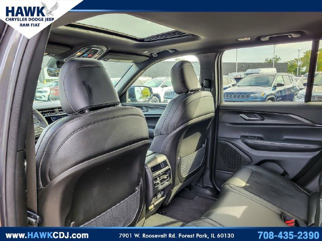 Certified 2025 Jeep Grand Cherokee Altitude AWD/4WD image 12