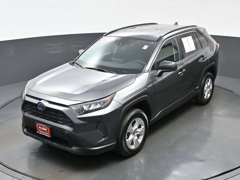 Used 2021 Toyota RAV4 LE AWD/4WD image 34