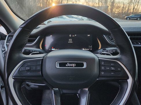 Used 2021 Jeep Grand Cherokee L Laredo w/ Luxury Tech Group I image 18