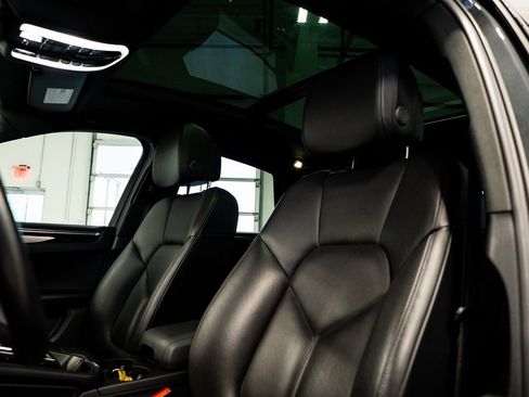 Used 2024 Porsche Macan image 26