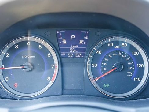 Used 2013 Hyundai Accent GS image 17