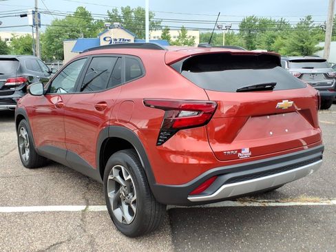 Used 2024 Chevrolet Trax LT w/ Driver Confidence Package FWD image 6