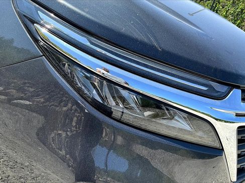 Used 2023 Chevrolet Equinox LT w/ Driver Convenience Package image 28