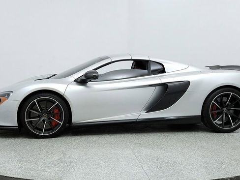 Used 2015 McLaren 650S Spider image 2