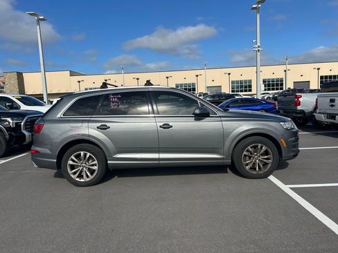 Used 2018 Audi Q7 3.0T Premium Plus image 2