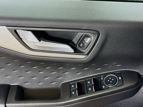 Used 2020 Ford Escape SE Sport image 21