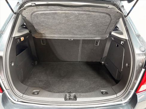 Used 2022 Chevrolet Trax LT w/ Driver Confidence Package image 9