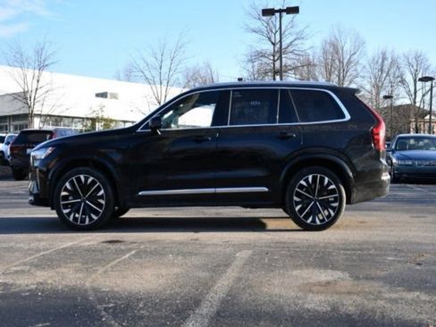 Used 2025 Volvo XC90 B5 Plus AWD/4WD image 4