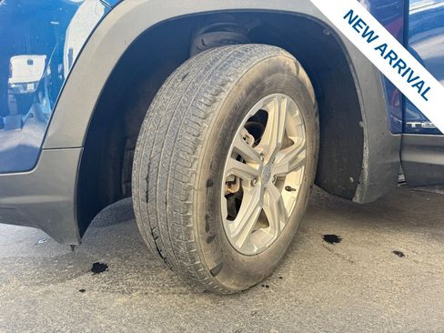 Used 2022 GMC Terrain SLE w/ Driver Convenience Package image 23