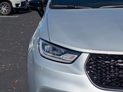 New 2026 Chrysler Pacifica Select image 10