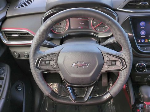 Used 2023 Chevrolet TrailBlazer RS w/ Sun and Liftgate Package image 14