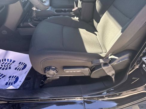 Certified 2023 Jeep Gladiator Sport image 16