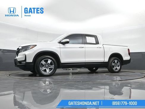 Certified 2025 Honda Ridgeline RTL image 38